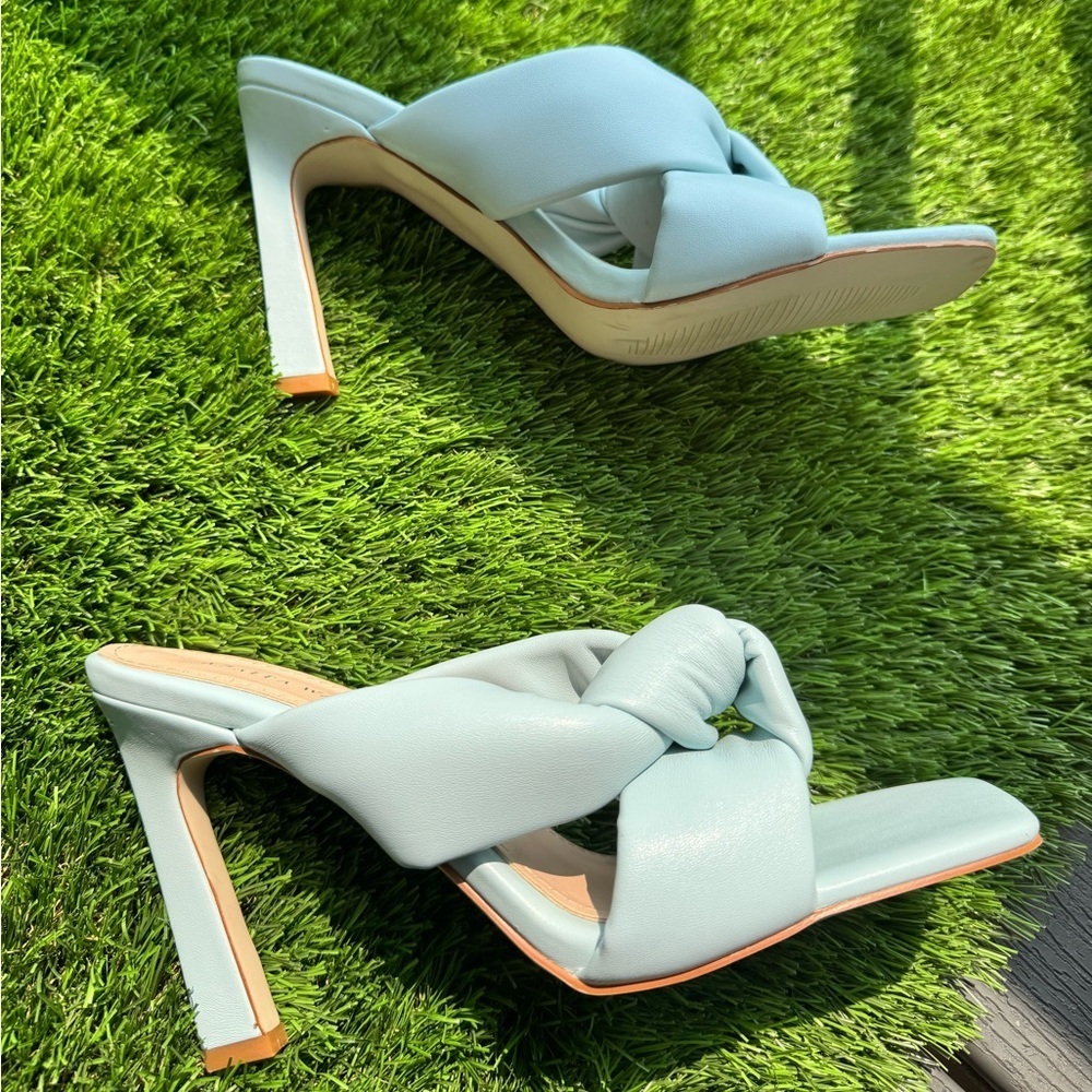 NWOT AZALEA WANG SWEET LIKE SUNDAY CHUNKY
SANDAL IN BLUE - Picture 6 of 11